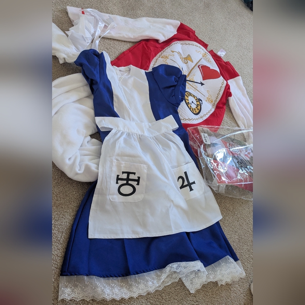 White Rabbit And Alice Set